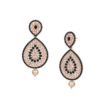 Black earrings 3