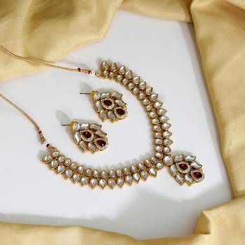 Maroon necklace-sets 1