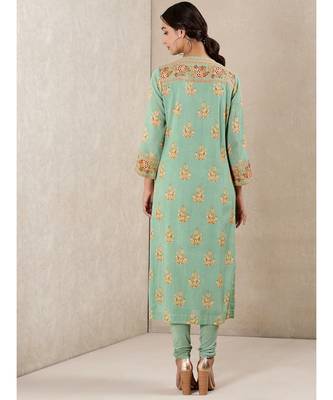 Round Neck 3/4Th Sleeve Printed Kurta With Churidar Legging And Dupatta 5
