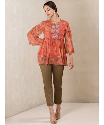Round Neck 3/4Th Sleeve Printed Kurti With Camisole 5