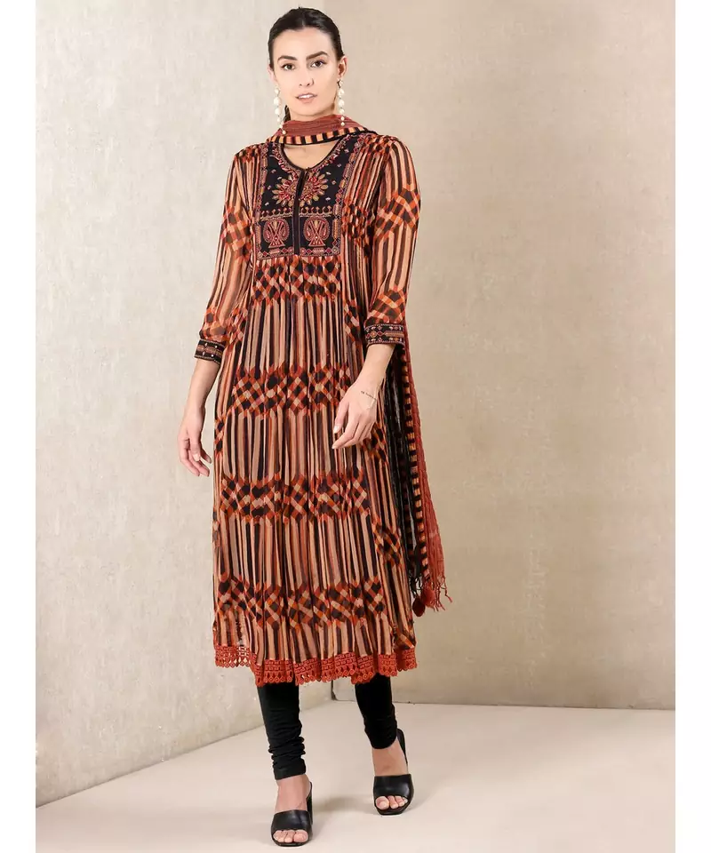 Round Neck 3/4 Sleeves Embroidered Kurta With Leggings And Dupatta