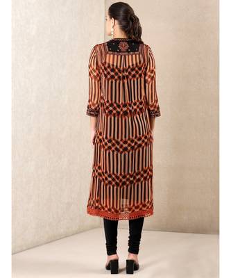 Round Neck 3/4 Sleeves Embroidered Kurta With Leggings And Dupatta 3