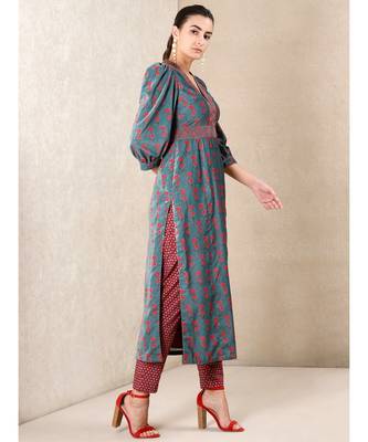 Teal Printed Velvet Kurta With Pant by RITU KUMAR 4