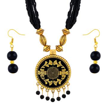 Black Pearl Multi Layer Necklace Elegant Look jewellery For Women And Girls 2