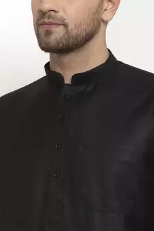 Men Black Cotton Solid Straight Kurta