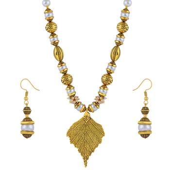 Fancy Gold Plated Leave Desgine Pendant Mala Pearl Necklace Set For Women Girls 2