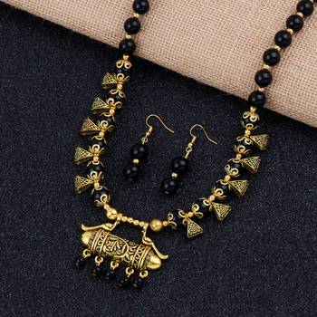 Gold Plated Black Pearl Designer Look Necklace For Women And Girls 1