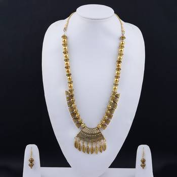 Classic Look Gold plated Necklace Set For Women Girls 4