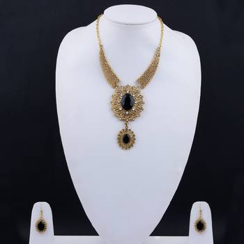 Stylish Party Look Gold Plated Neckalce Set Jewellery For Women And Girls 4