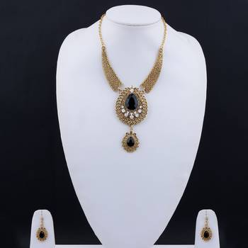 Classic Party Look Gold Plated Neckalce Set Jewellery For Women And Girls 4