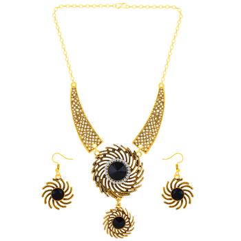 Gold Plated Stylish Designe Necklace Set For Girls And Women 3