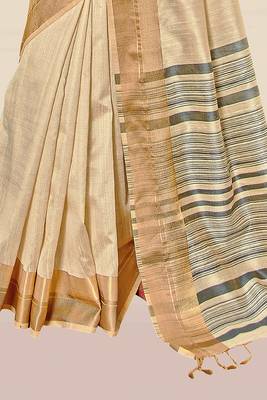 Beige woven banarasi silk saree with blouse 3
