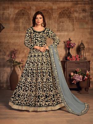 Black embroidered velvet salwar 1