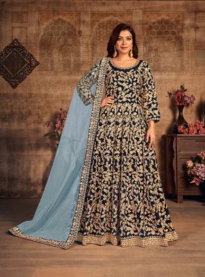 Navy-blue embroidered velvet salwar 2