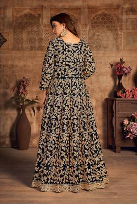 Navy-blue embroidered velvet salwar 3