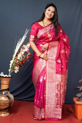 Dark pink hand woven kanchipuram silk saree with blouse 1