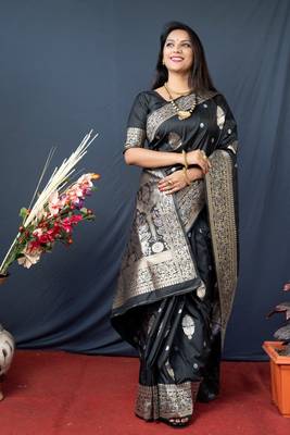 Black hand woven kanchipuram silk saree with blouse 1