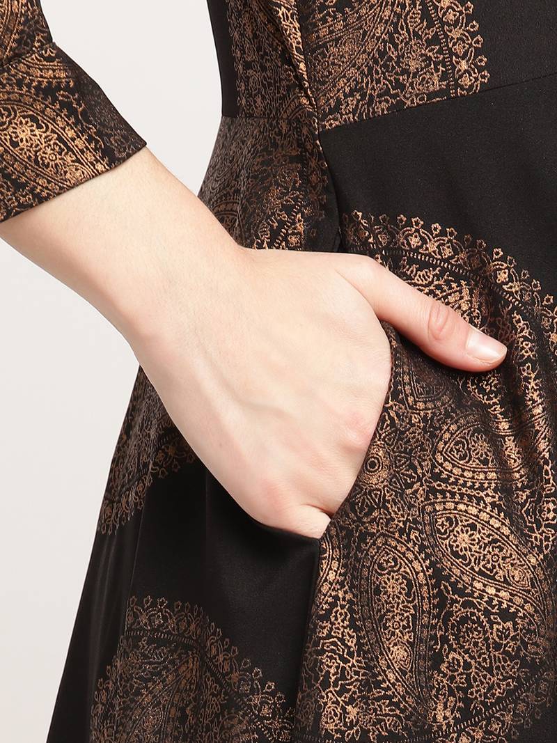 Ahalyaa Black Ethnic Motifs Keyhole Neck Ethnic Maxi Dress