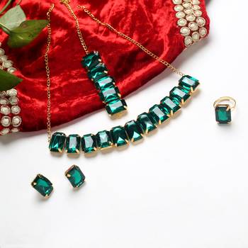 Green Stylish Big Stone Choker Necklace With Finger Ring ,Earrings & Bracelet for Party Wear 1