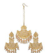 Gold pearl jewellery