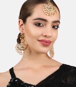 Gold pearl jewellery