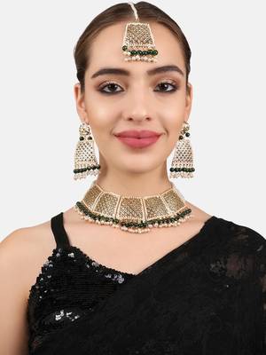 Green pearl jewellery 1