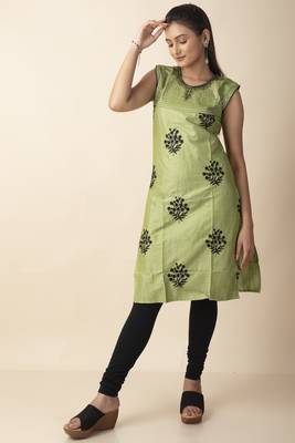 Maira Cotton Women's Embroidery Plant With Flowers Designed Kurti 2
