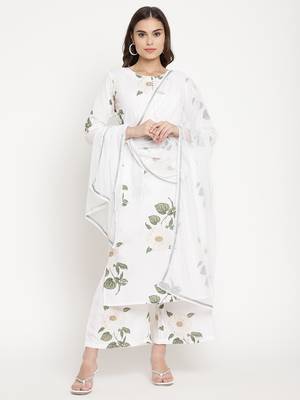 Ahalyaa Wome's White Crepe Digital Print Kurta Palazzo Set With Dupatta 1