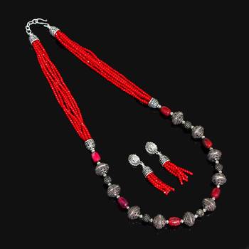 Maroon necklace-sets 1