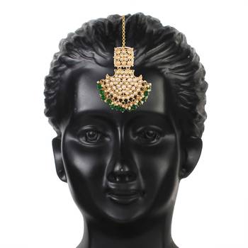 Gold Plated Traditional Pearl Kundan Studded Choker Jewellery Necklace Set with Maang Tikka for Women  5