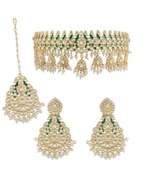 Traditional White Pearl & Kundan Studded Choker Necklace Jewellery Set For Women    2