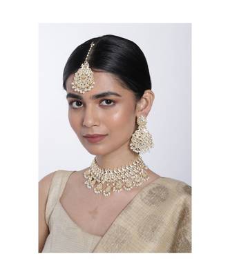 Traditional White Pearl & Kundan Studded Choker Necklace Jewellery Set For Women    1