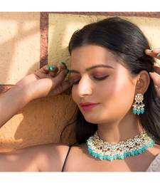  Traditional White Pearl & Kundan Studded Choker Necklace Jewellery Set For Women   