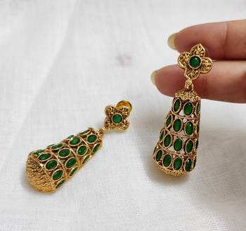 LALSO GREEN Kundan Gold Plated Earrings - LKE31_GR 1
