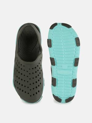 Men's Grey & Green Regular Wear clogs has regular styling 4