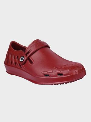Women's Maroon Regular Wear clogs has regular styling 1