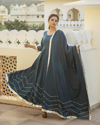 Green embroidered cotton kurta-suits 2