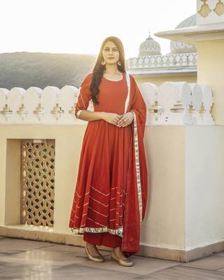 Red embroidered cotton kurta-suits 1