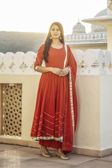 Red embroidered cotton kurta-suits