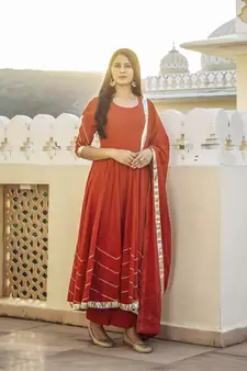 Red embroidered cotton kurta-suits