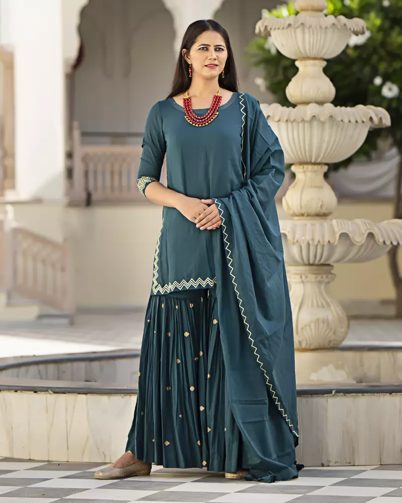 Green embroidered cotton kurta-suits