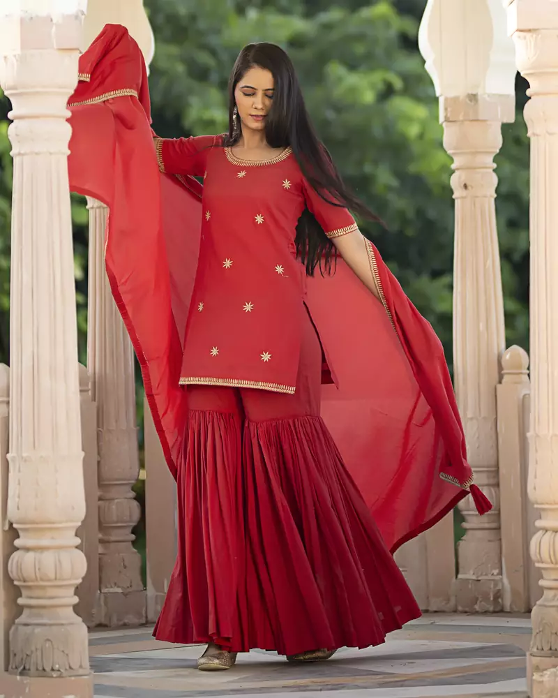 Red embroidered cotton kurta-suits