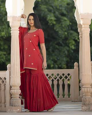 Red embroidered cotton kurta-suits 3