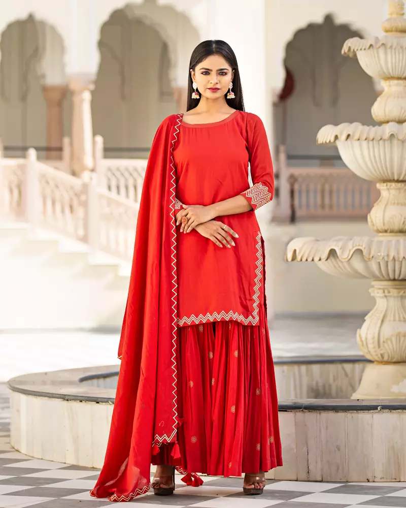 Red embroidered cotton kurta-suits