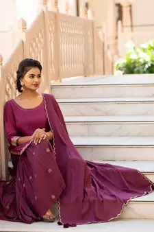 Maroon embroidered cotton kurta-suits