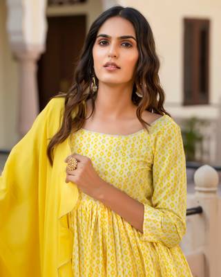 Yellow embroidered cotton kurta-suits 3