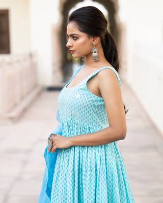 Turquoise embroidered cotton kurta-suits 4