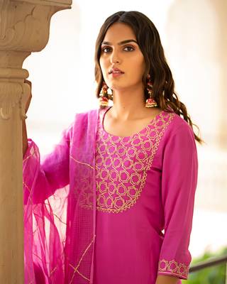 Pink embroidered cotton kurta-suits 4