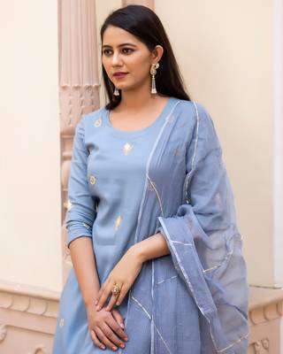 Blue embroidered cotton kurta-suits 3