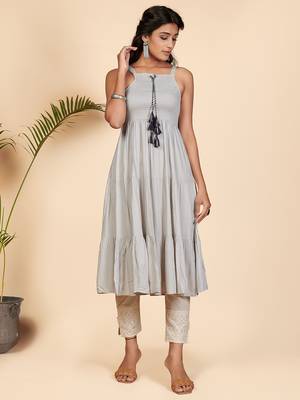 Vbuyz Women's Embellished Flare Rayon Blue Stitched Kurta With Shrug 4
